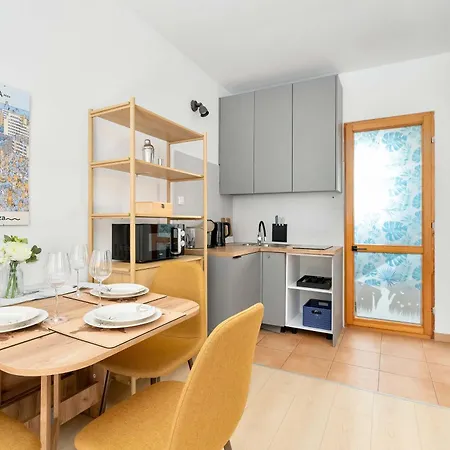 דירה Cozy With Workspace Near The Skm Station By Renters *