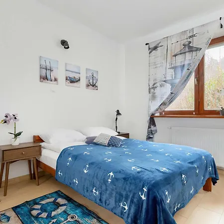 Cozy With Workspace Near The Skm Station By Renters *