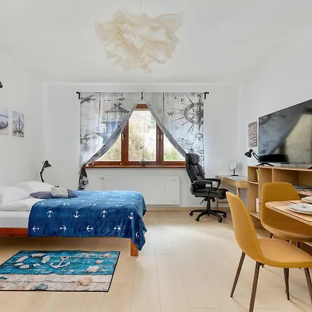Apartamento Cozy With Workspace Near The Skm Station By Renters