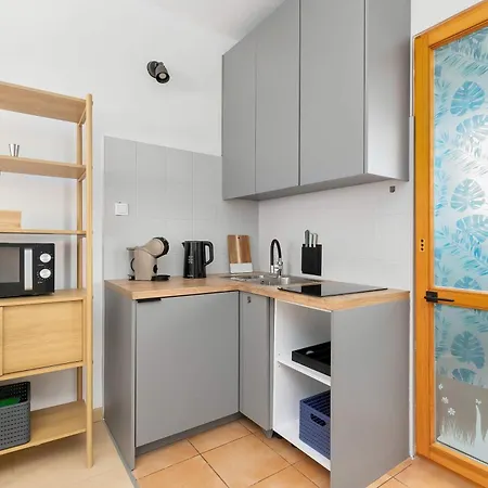 Cozy With Workspace Near The Skm Station By Renters